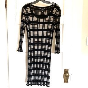 Sak’s 5th Ave Blk & Gray Knit Dress